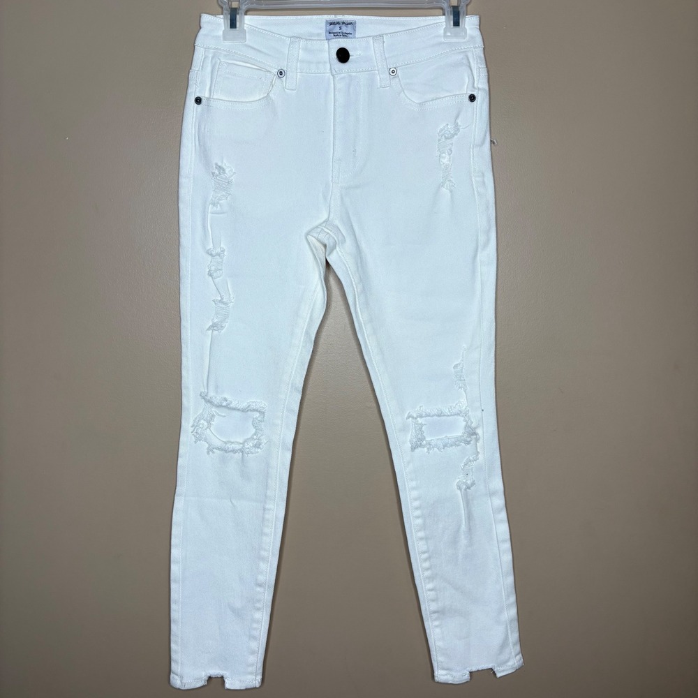 White Birch Women's Sz Small White Distressed Ripped Raw Hem Skinny Jeans